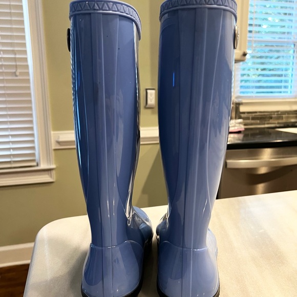 UGG Glossy Sky Blue Boots - Picture 4 of 6
